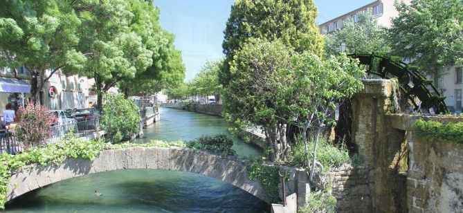 Isle sur la Sorgue water wheel